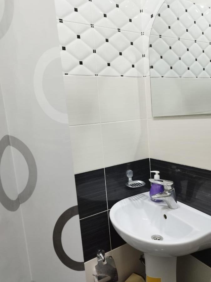 Apartment Near Republic Square 耶烈万 外观 照片